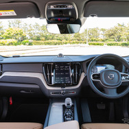 ボルボ XC60 B5 AWDインスクリプション