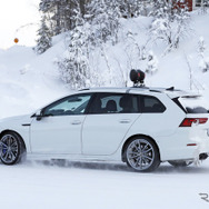 VW ゴルフR ヴァリアント 次期型プロトタイプ（スクープ写真）