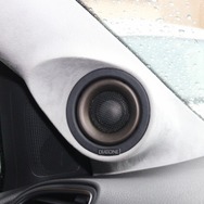 AピラーにはDS-SA3のツイーターをインストール。ピラーの加工も含めて尾形のツイーターをうまく収めている。