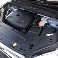 ボルボ XC90 Recharge プラグインハイブリッド T8 AWD