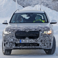 BMW iX3 改良新型プロトタイプ（スクープ写真）