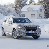 BMW iX3 改良新型プロトタイプ（スクープ写真）