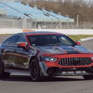 メルセデスAMG GT 4ドアクーペの「Eパフォーマンス」搭載プロトタイプ車