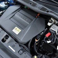 プジョー e-2008 GT LINE
