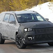 ジープの次世代コンパクトSUV プロトタイプ（スクープ写真）