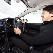 スバル XV に乗るモータージャーナリスト 河西啓介 氏