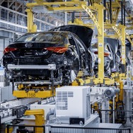 ドイツ・ブレーメン工場で生産が開始されたメルセデスベンツ Cクラス 新型
