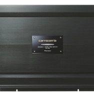 外部パワーアンプの一例（カロッツェリア・PRS-A900）。
