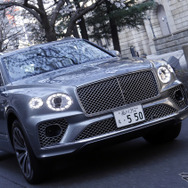 ベントレー ベンテイガ 新型 V8モデル