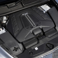 ベントレー ベンテイガ 新型 V8モデル（3,996cc/550ps/770Nm）