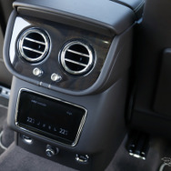 ベントレー ベンテイガ 新型 V8モデル