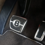 ベントレー ベンテイガ 新型 V8モデル