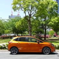 日産 ノート X FOUR