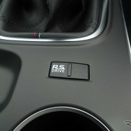 ルノー メガーヌ R.S. 新型のMT車