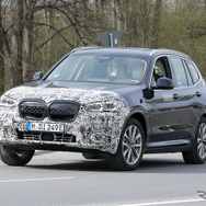 BMW iX3 改良新型　プロトタイプ　スクープ写真