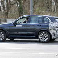 BMW iX3 改良新型　プロトタイプ　スクープ写真
