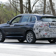 BMW iX3 改良新型　プロトタイプ　スクープ写真