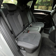 アウディ Q5 40 TDI quattro S line