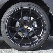 MID【RMP 025F】推奨サイズ：20×8.5J Inset38 5H-114.3／カラー：セミグロスブラック＋リムエッジDC＋ロゴマシニング／タイヤサイズ：245/40R20