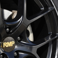 MID【RMP 025F】推奨サイズ：20×8.5J Inset38 5H-114.3／カラー：セミグロスブラック＋リムエッジDC＋ロゴマシニング／タイヤサイズ：245/40R20
