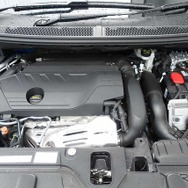 プジョー 3008GT ハイブリッド4
