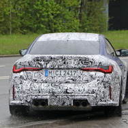 BMW M4クーペをベースとしたプロトタイプ（スクープ写真）