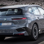 BMW iX の「xDrive50」