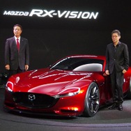 東京モーターショー2015、トップバッターとなったマツダは、スポーツカー『RX-VISION コンセプト』を発表