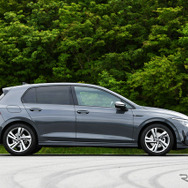 VW ゴルフ 新型（eTSI R-Line）