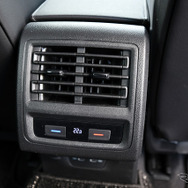 VW ゴルフ 新型（eTSI R-Line）