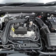 VW ゴルフ 新型（eTSI アクティブ）