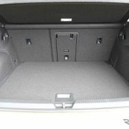 VW ゴルフ 新型（eTSI アクティブ）