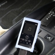 音楽ソースのひとつにDAP（ウォークマンA55）も用意。ハイレゾ音源対応のDAPで高音質音源を自在に再生する。