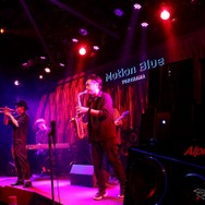 会場で生演奏を披露したジャバループ