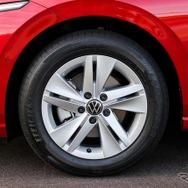 VW ゴルフ 新型（eTSI Active）