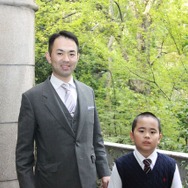 インタビューに応えてくれた裕太さん（仮名）とお父さん