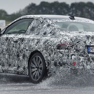 BMW 2シリーズ・クーペ 次期型のプロトタイプ