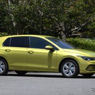 VW ゴルフ 新型（eTSI アクティブ）