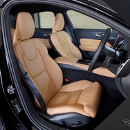 ボルボ S60 リチャージプラグインハイブリッド T6 AWD インスクリプション