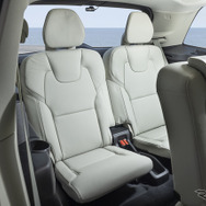 ボルボ XC90 リチャージ T8（XC90 Recharge Plug-in Hybrid T8 AWD Inscription）