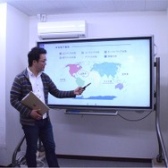 アオイゼミ社内にあるスタジオ。ここでライブ授業を配信している