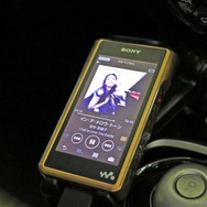 コンペでの音楽プレイヤーとして活躍するのがウォークマンのNW-WM1Z。高音質化のカギのひとつになっている。