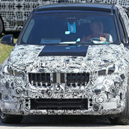 BMW X1 次期型プロトタイプ（スクープ写真）
