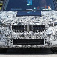 BMW X1 次期型プロトタイプ（スクープ写真）