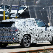 BMW X1 次期型プロトタイプ（スクープ写真）