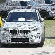 BMW X1 次期型プロトタイプ（スクープ写真）