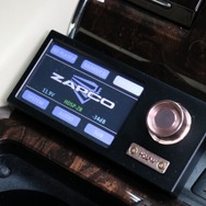 ザプコのDSPは音楽プレイヤー機能も備えているのがオーナーがセレクトした理由のひとつ。曲再生も手軽で使い勝手が良い。