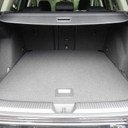 VW ゴルフヴァリアント 新型（eTSI アクティブ）