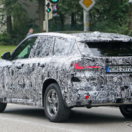 BMW X1 次期型プロトタイプ（スクープ写真）