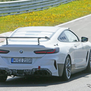 BMWが開発を進める謎の『M8』ベースのプロトタイプ（スクープ写真）